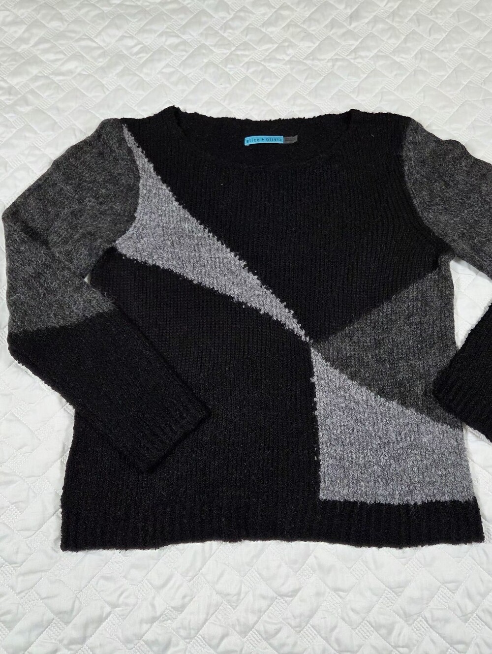 Alice + Olivia Colorblock Pattern Sweater Long Sleeve Scoop Neck Large